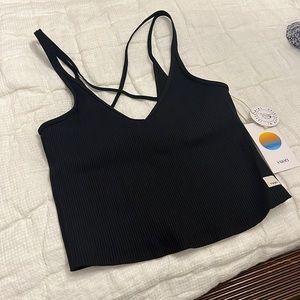 NWT vuori crop tank